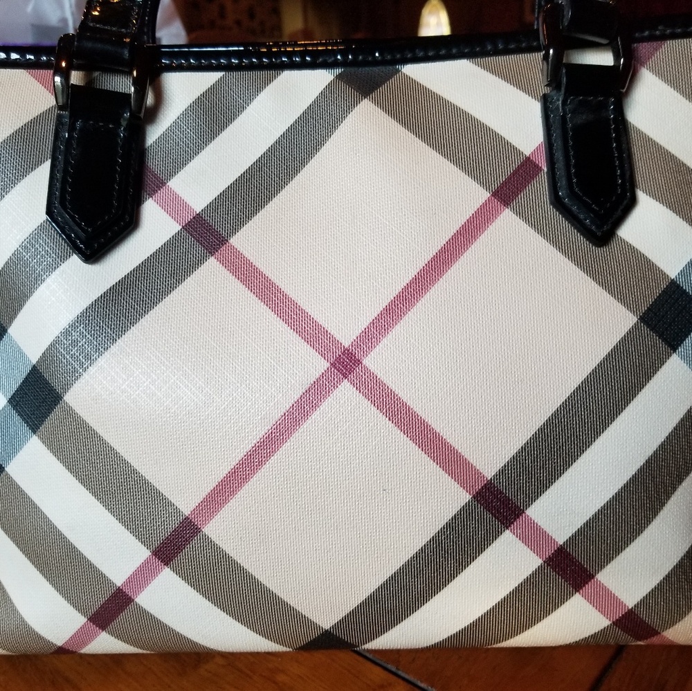 *** SOLD ***Additional Photos of Burberry Tote.